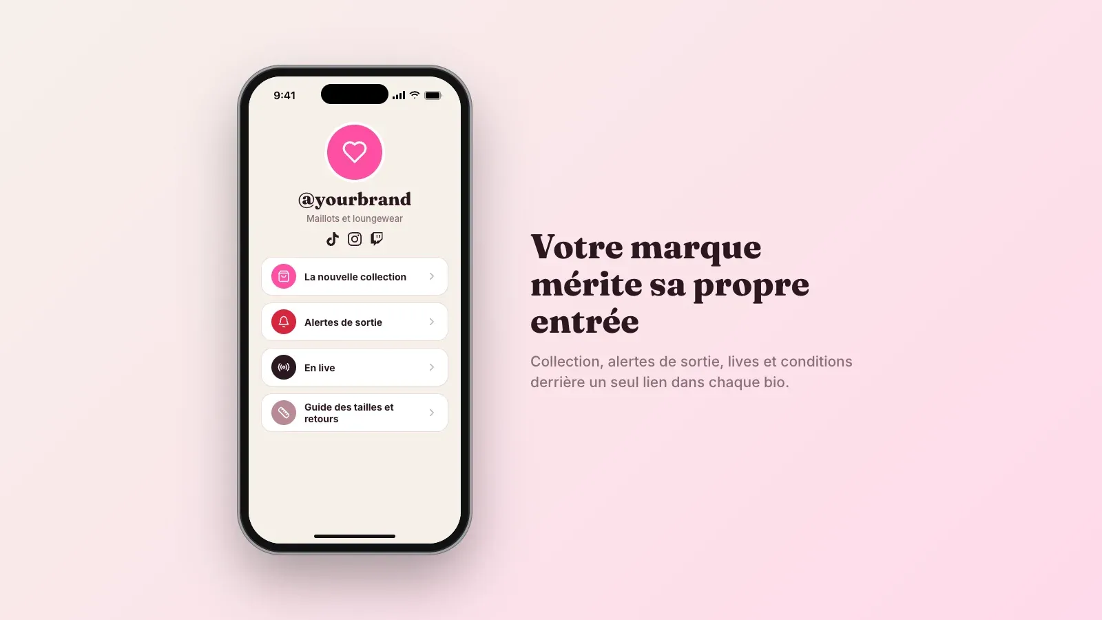Téléphone affichant la page lien en bio d'une marque de créatrice avec la nouvelle collection, les alertes de sortie, un lien vers le live et un guide des tailles